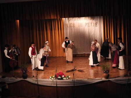 Prireditev Druži naju ples in petje 2019 22